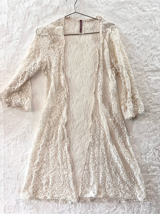 Mauve Other - Mauve Lace Open-Front Layering Cover-Up in Soft Cream